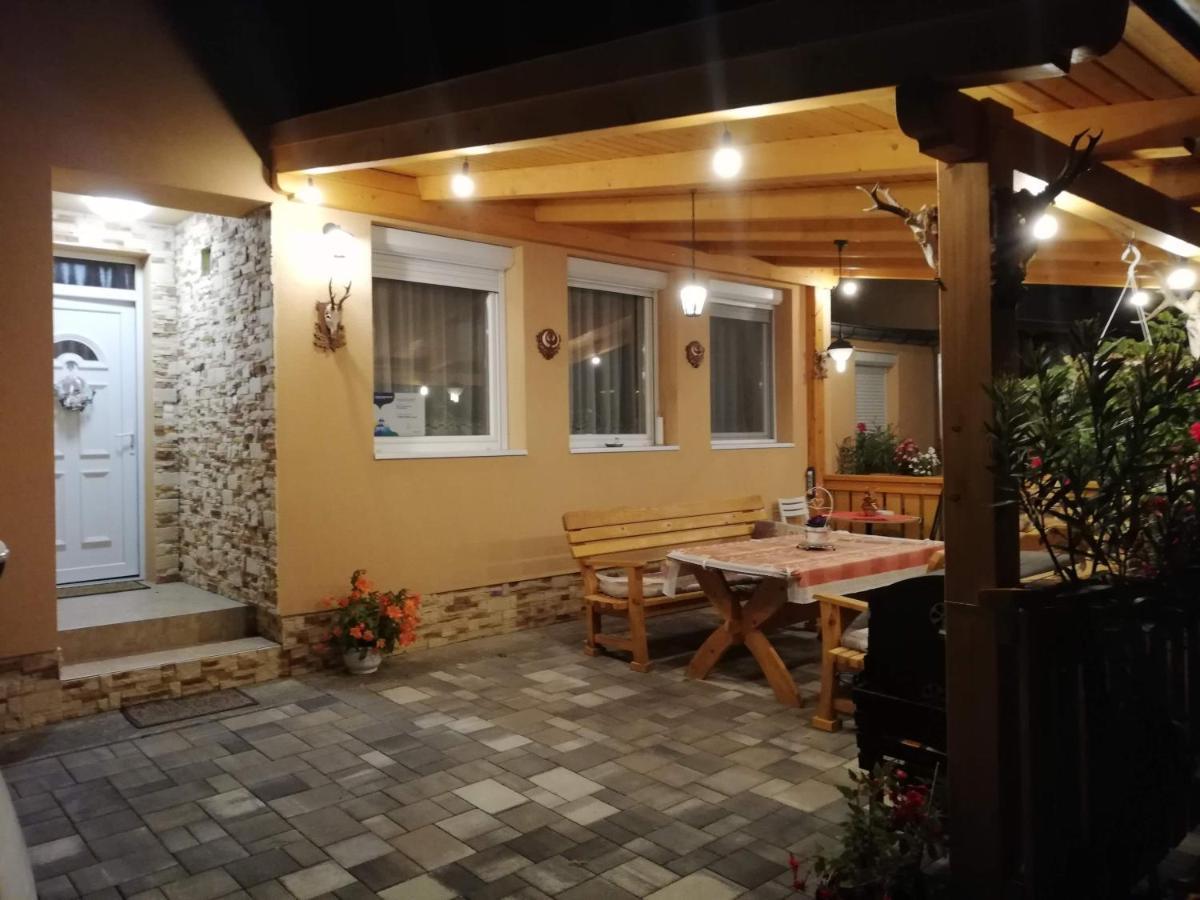 Agica Vendeghaz Villa Andornaktalya ภายนอก รูปภาพ