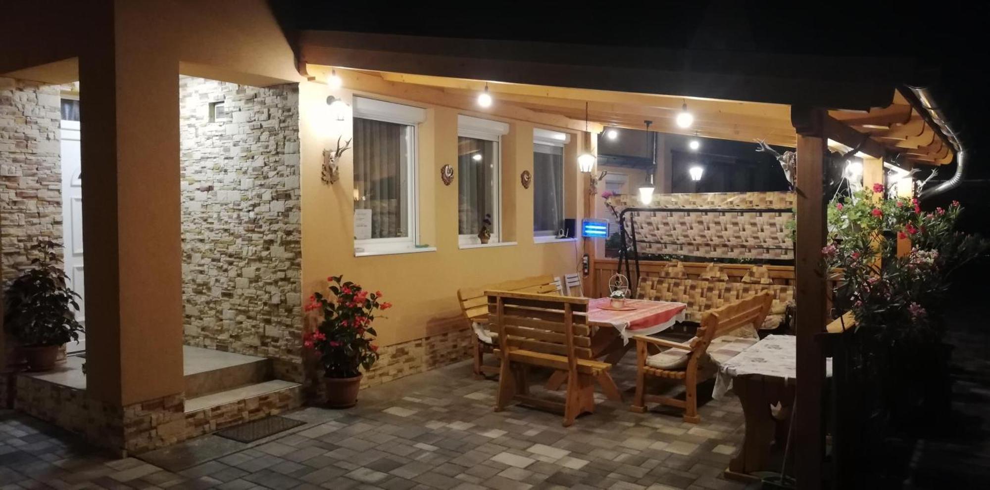 Agica Vendeghaz Villa Andornaktalya ภายนอก รูปภาพ